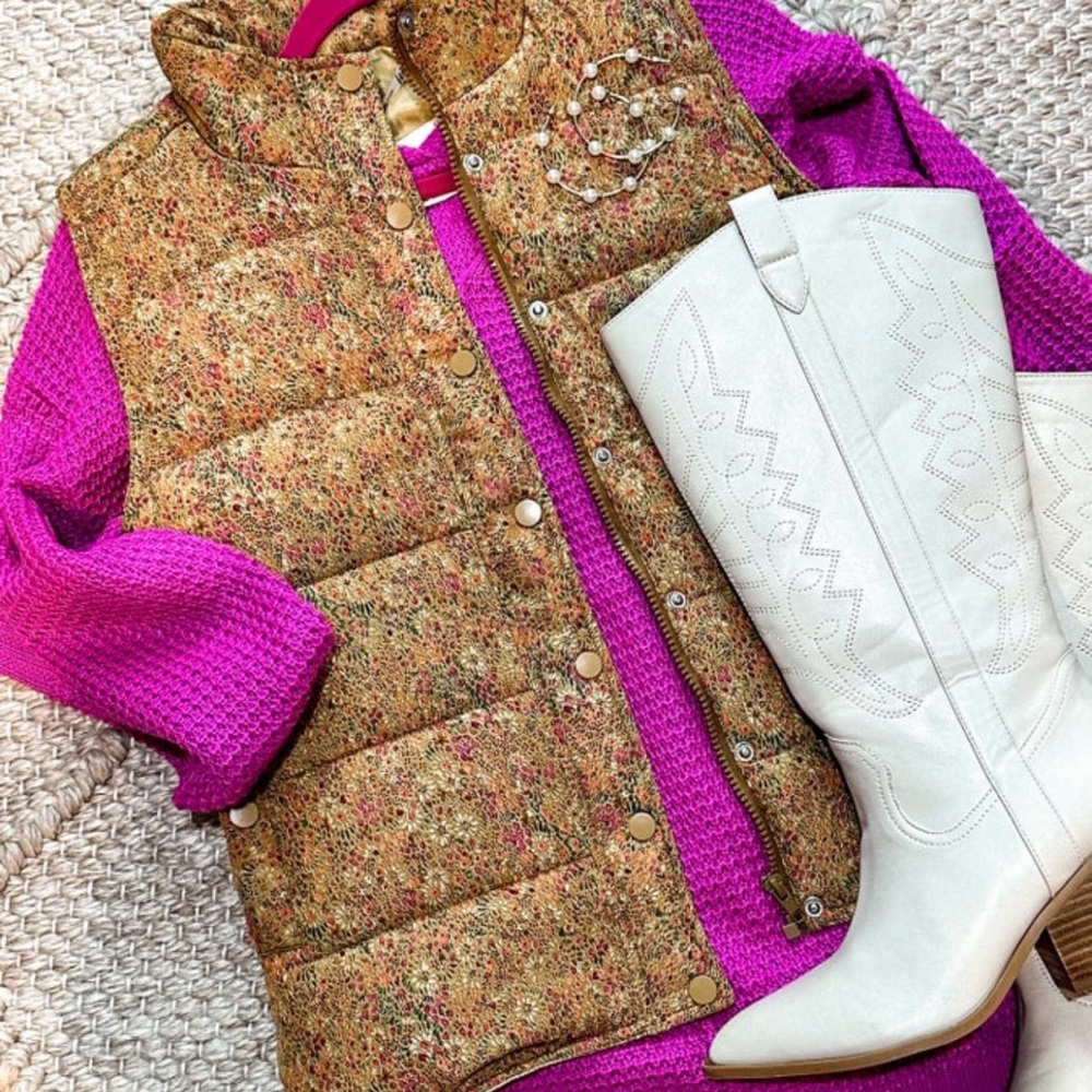 Fantasy Floral Padded Vest, size Large, Brand New! Purchased from a boutique.